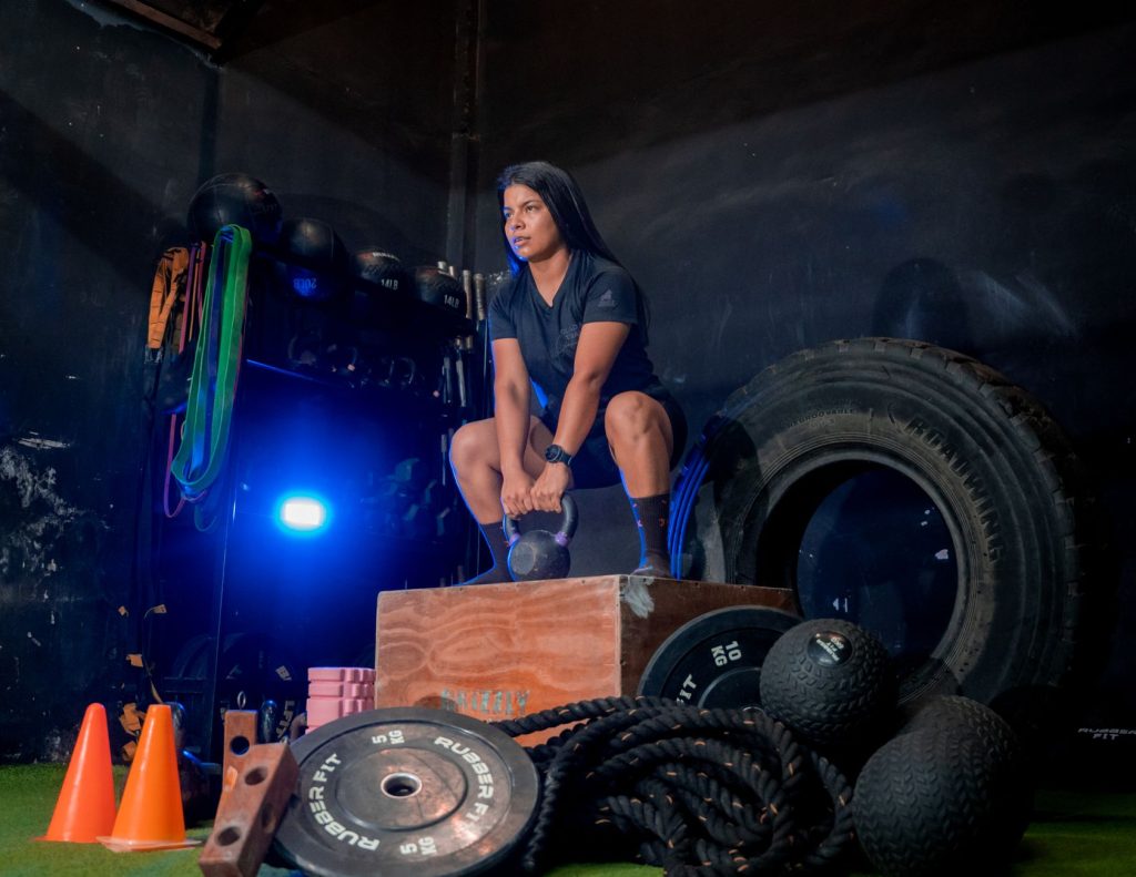 Pratiquante de CrossFit lors d un exercice de renforcement